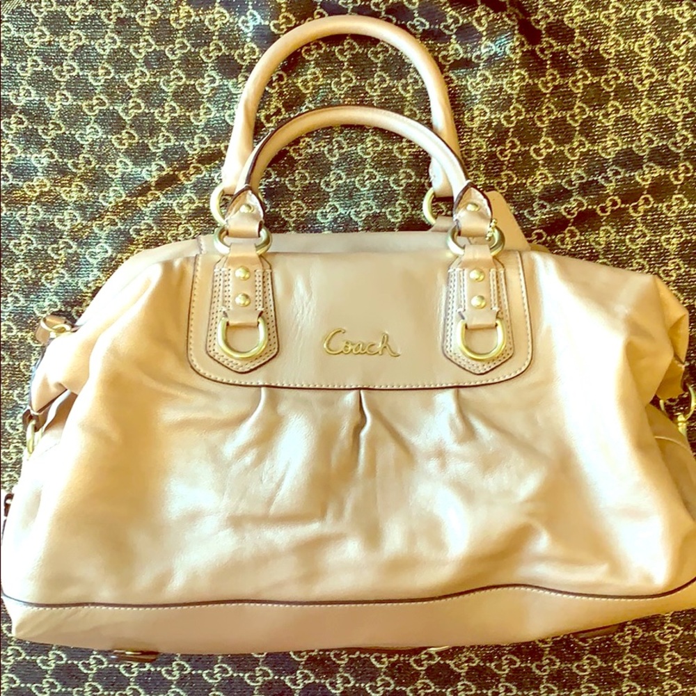 ⭐️SALE⭐️Coach Satchel/Hobo Convertible Bag